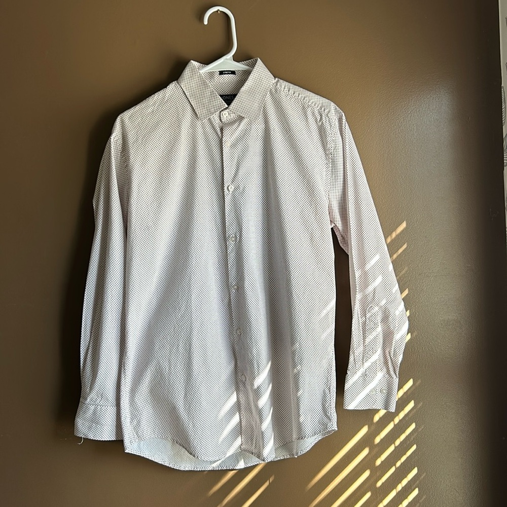 Men’s Jones New York red dot dress shirt size Medium